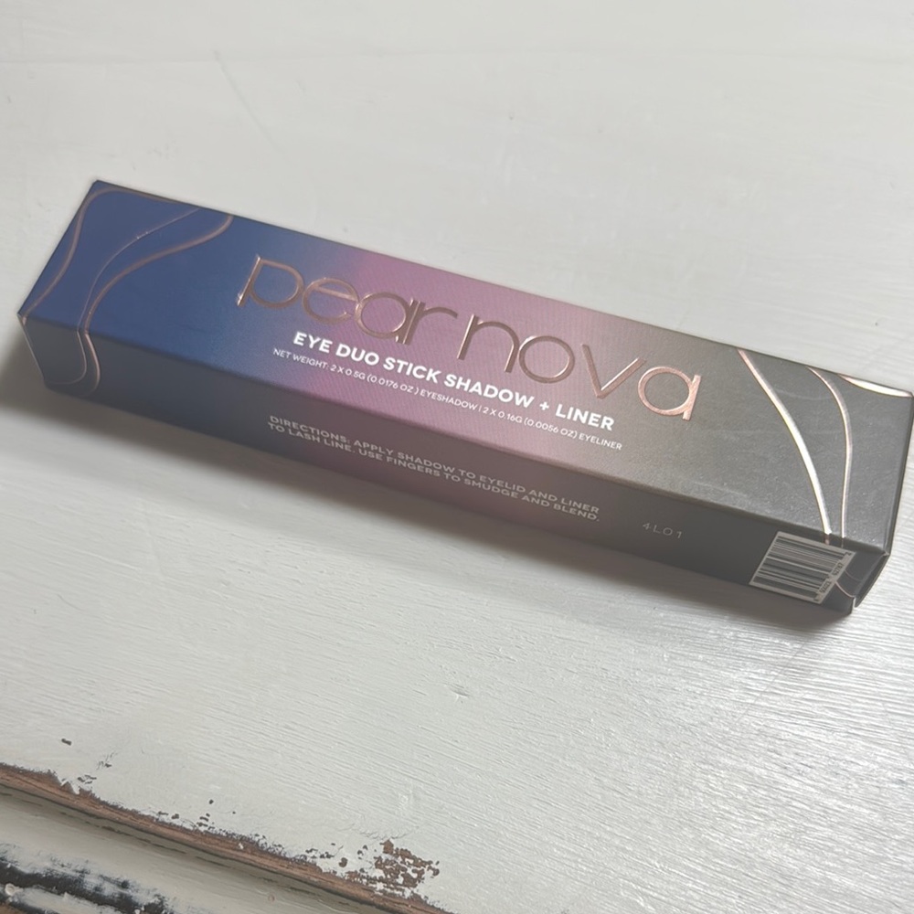 Pear Nova Dual Eye Stick in Black and Blue